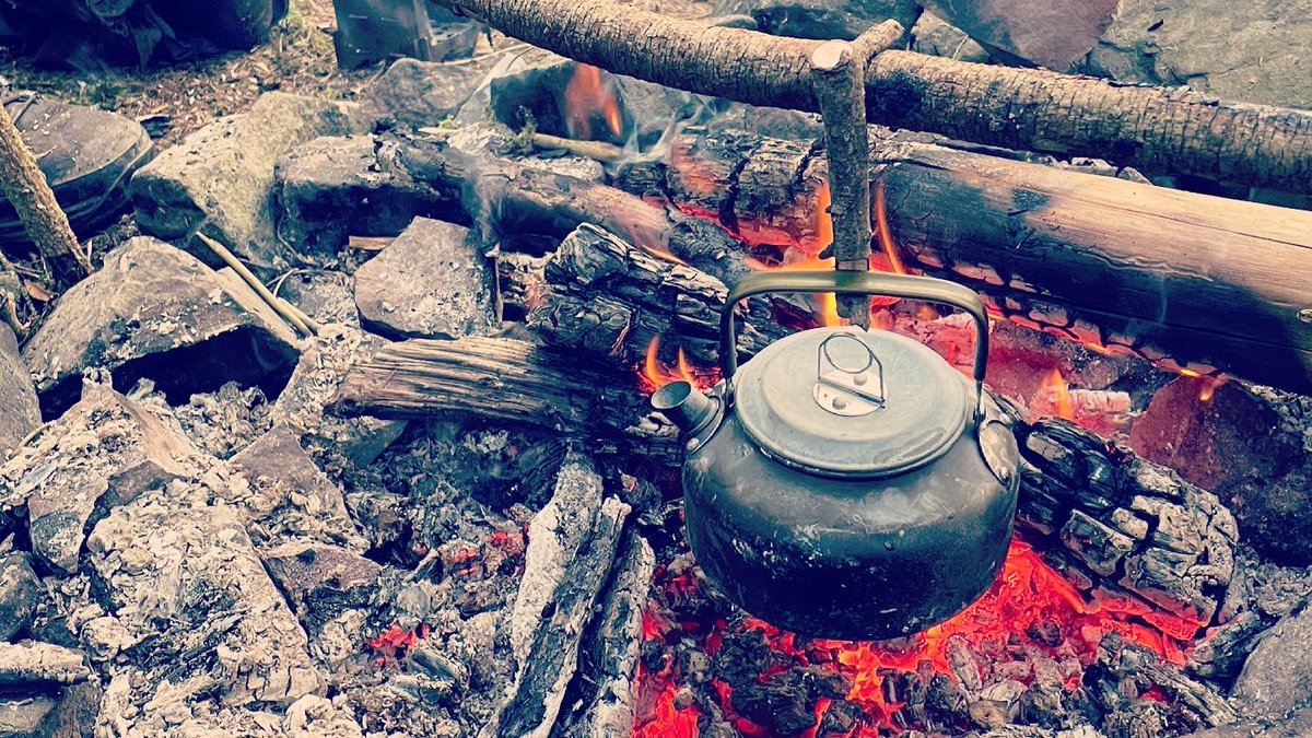 Silent_Fox_Bush's tweet photo. #nature #campfire #tarp #pothanger #wine #goodlife #silentfoxbushcraft #bushcraft
https://t.co/cq94wbGMLv https://t.co/HPnm13YNy3