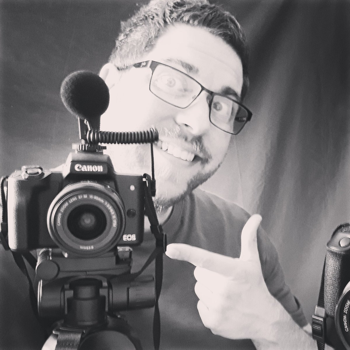 TVRCreators's tweet photo. Look out for tonight's Live Stream at 6:30pm UK time on the Canon m50 mark ii + m50 https://t.co/Z9Redv9Cht 🎙🎙
#livestream #newvideo #videos #friday #canonm50 #canonm50mark2 #cameras #mirrorlesscamera #video #studio #tips #review #youtubecamera #instagram #Twitter #youtube https://t.co/mIQHTB6CDr