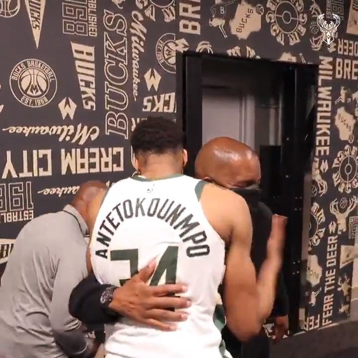 DraftKings Sportsbook on X: ""One day I'm going to break your record." -  Giannis to Michael Redd in 2021 Tonight with 64 points, Giannis  Antetokounmpo scores the most points in Milwaukee Bucks