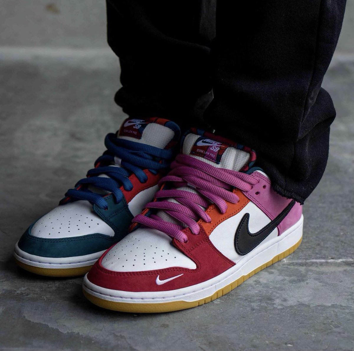 kicksonfire's tweet photo. Coming soon: Parra x Nike SB Dunk Low 👀🔥. https://t.co/7vTeuodPq3