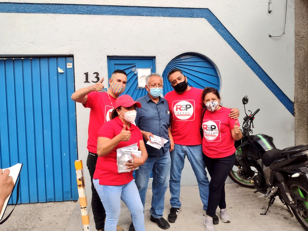 RSPCoyoacanOfi's tweet photo. Hoy la Candidata a Diputada Local Por el Distrito XXXII  Sofía García Silva visitó a los vecinos de Pedregal de la Zorra. En Coyoacán #LaRutaProgresistaVa 
#RSPCoyoacán 
#RSPCDMX 
#JuntosAdelante 
#SanarAMexico https://t.co/AyDylIbwNn