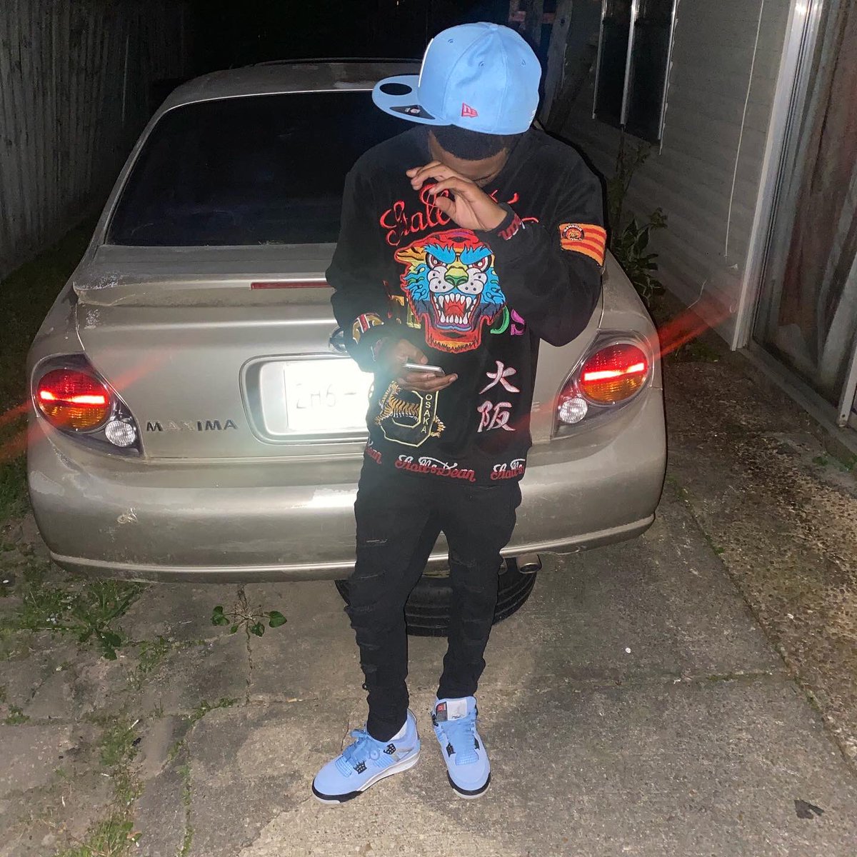 Bankroll_TM's tweet image. Before I Had Some Shoes I Was Stepping hard barefoot👣🔥
#BigSavage💚