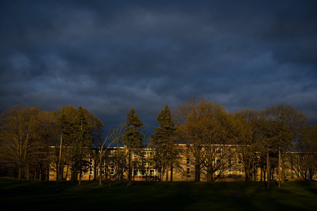 freelphoto's tweet photo. First week at a new job where I get to live on a college campus. Yesterday’s cool lighting meant I ran outside in my jammies holding a camera like a lunatic. #backtoschool #goodfirstimpression #manhattanville https://t.co/nKPlpq4nAC