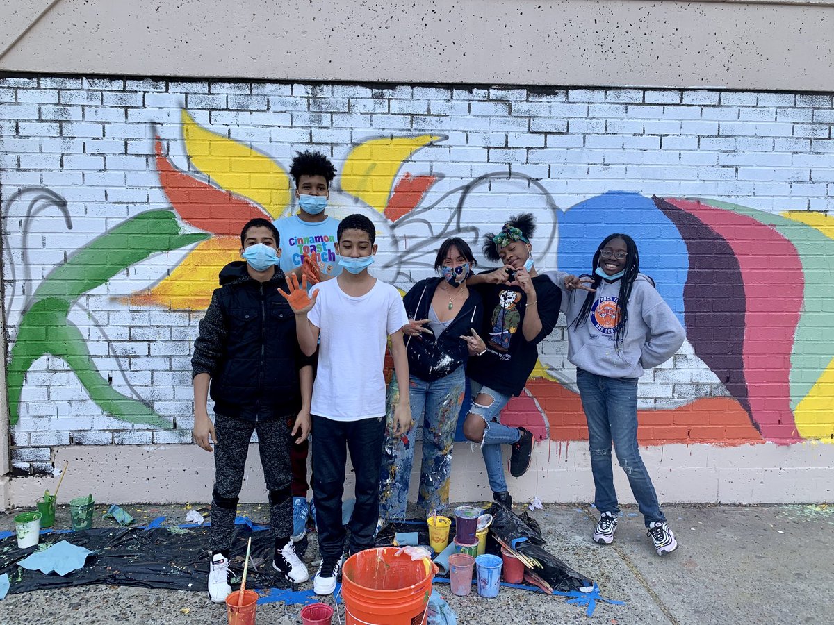 #InclusiveSafety Mural #3 is up at Polo Grounds in Upper Manhattan!

Thank you to our partners for yr collaboration &amp; creativity to send the message that everyone deserves to feel safe.

TY artist Gia Gutierrez, ⁦<a href="/NYCMayorsOffice/">NYC Mayor's Office</a>⁩ MAP, ⁦<a href="/NYCHA/">NYCHA</a>⁩ ⁦<a href="/galeabrewer/">Gale A. Brewer</a>⁩