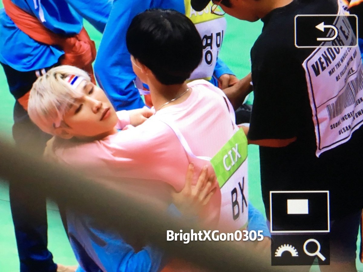 Hourlywoongs's tweet photo. #woong #전웅 #AB6IX #에이비식스 #woongon #BX #ABCIX https://t.co/YN1hyrtQGA