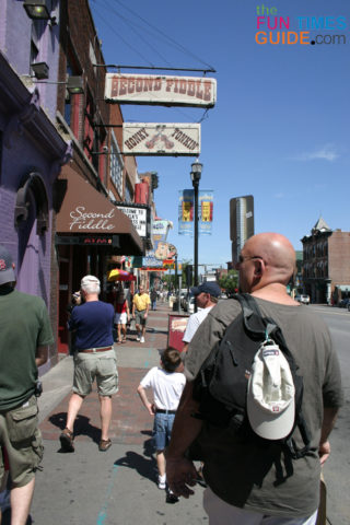 FunNashville's tweet photo. A Local’s Guide To Exploring Nashville Tennessee: https://t.co/n8iTFhizPn https://t.co/Nk4j9Ky8Rv