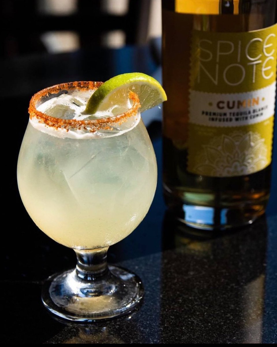 Tastes like summer’s on the horizon. 🌅#SpiceNoteTequila
___
#Chicago #tequila #margarita #cocktail #cocktailrecipe #bartender #bartending #chicagofood #chicagobars