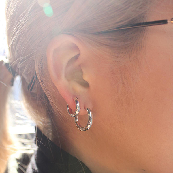 GARNI ONLINE STORE】 普遍的なデザインのフープピアス 小さいながらも