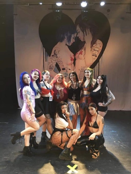 Remembering that time I ~almost~ met @cleodoraaa ✨ bc I was wayy to shy to say anything at the SSG @SGBlackheart<a class="tags" target="_blank" title="On Twitter" href="/?out=eyJ0eXAiOiJKV1QiLCJhbGciOiJIUzUxMiJ9.eyJpYXQiOjE3MjUzMDI4OTksImlzcyI6InR3cG9ybnN0YXJzLmNvbSIsIm5iZiI6MTcyNTMwMjg5OSwiZXhwIjoxNzU2ODM4ODk5LCJyZWRpcmVjdF91cmwiOiJodHRwczovL3R3aXR0ZXIuY29tL2NsZW9kb3JhYWEifQ.UEPeNlv4_gBxiESVIszWPE8aICRdGVXE1bk0umsPCR75zn2SOJLg6ZVqWjK9g-9dHdX5XNeWOdsUmKCDqXcKQA">@cleodoraaa</a><a href="/tag/onmfc"class="tags"><span>#onmfc</span></a>