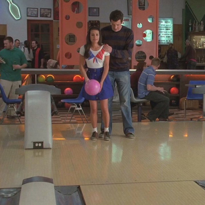 1x5 - the rhodes not taken cont.The bowling outfit pls she's adorableThis second outfit isn't so popular, but I think it looks well put together