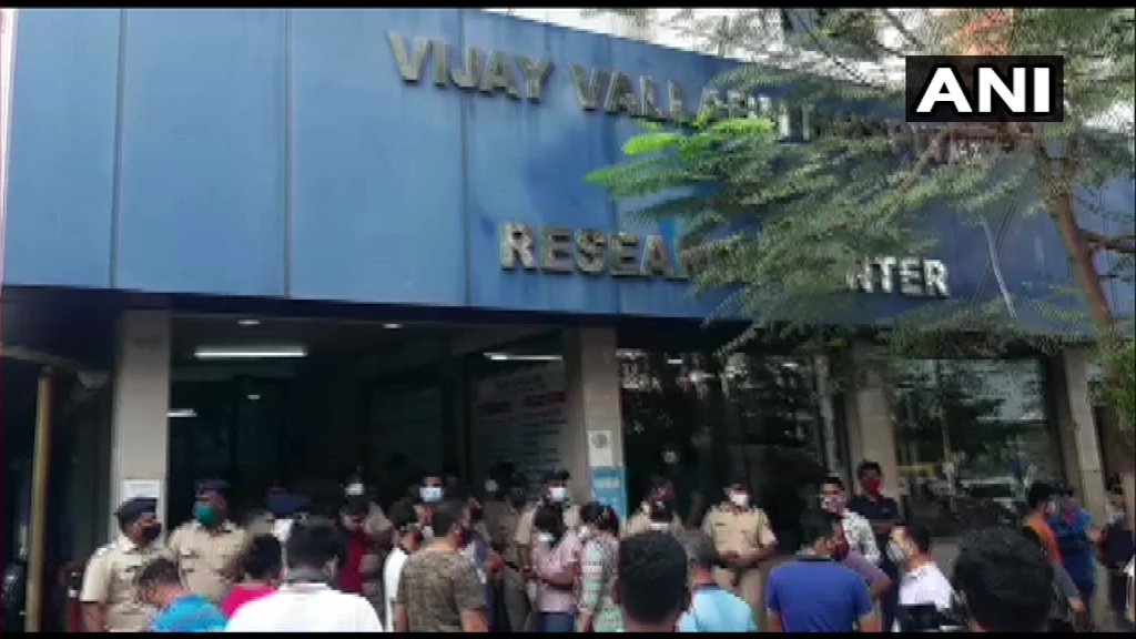 ABVPMumbai's tweet photo. Its completely heart wrenching to learn about another fire in Maharashtra at Vijay Vallabh COVID care hospital in Virar. 13 people hvae died due to such recklessness. This has be enquired thoroughly. 

Condolences to the families of deceased. Om shanti. https://t.co/18hdeDRQTS
