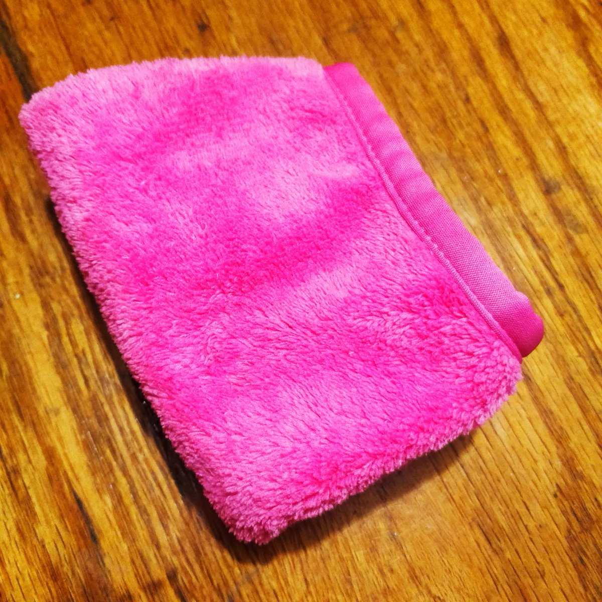 Makeup wipes are convenient-ish, but my skin doesn't like them. I ditched them for The Makeup Eraser. BEST DECISION EVER! I am still wondering how it removes waterproof mascara with just water.  https://amzn.to/3gKNQdB 