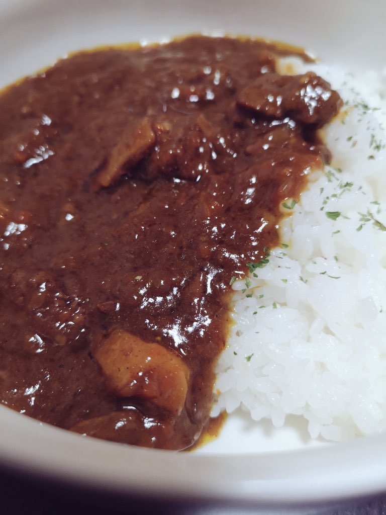 Marroad マロード 新宿2丁目 雲ひとつない快晴で気持ちいいけどら日曜日からまた休業かぁ って暗い気持ちになってもしょうがないのでカマさんカレーでも作ります しばらく食べられないかもしれないから食べに来てね 新宿にちょ ２丁目 ゲイバー