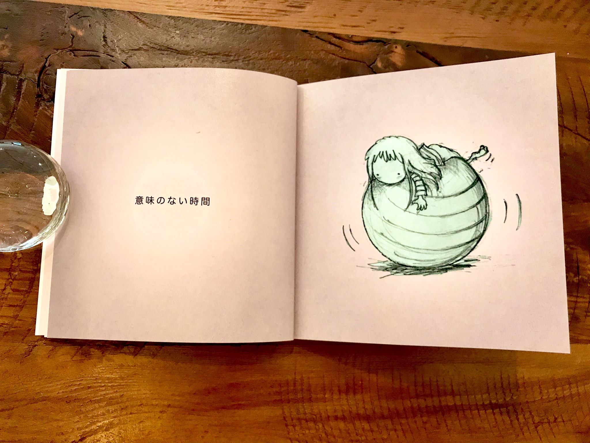 Mount Zine Zine紹介 作者 Coco Lili タイトル Tedious Time Is Necessary For Creation レトロでどこか懐かしい印象のイラストレーションとメッセージ ジャケットサイズの作品集は絵本のように捲って楽しめる素敵なzine T Co