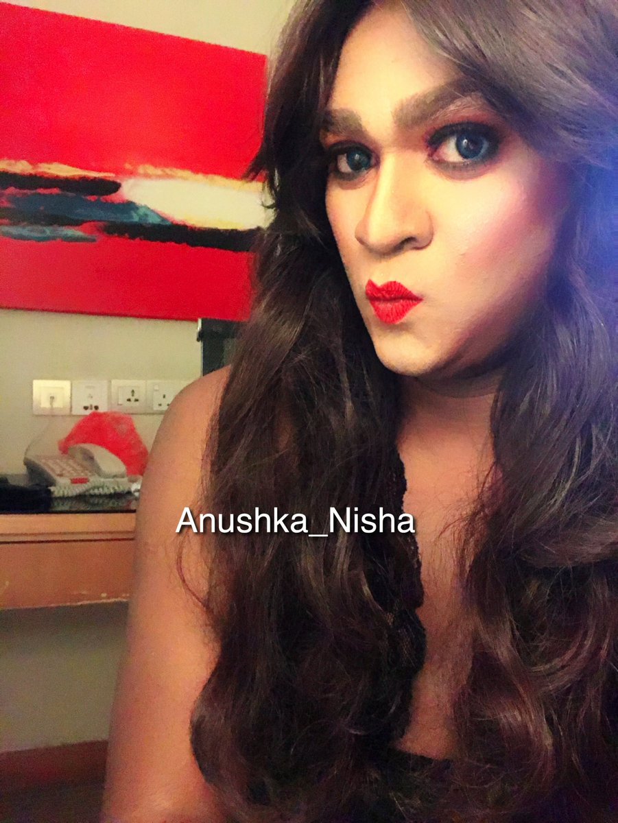 AnushkaNisha2's tweet photo. Happy Friday all! #indiancrossdresser Malaysia is my home. https://t.co/XsIQsrcrh6