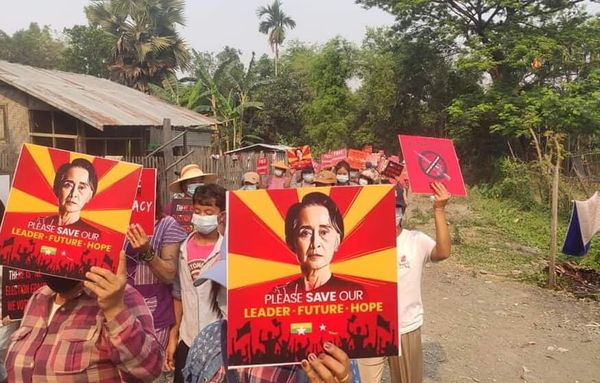 sfys_nn's tweet photo. "Everyone is afraid but we can't just stop the protests"

Even though #Kale has been oppressed and brutally crackdown for many times, people are courageously still marching on the streets to protest against the Military dictatorship.   
#WhatsHappeningInMyanmar
#Apr23Coup https://t.co/JbroeKsbPr