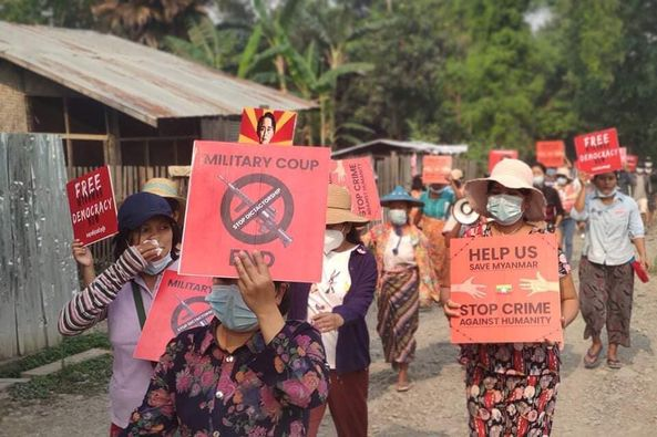 sfys_nn's tweet photo. "Everyone is afraid but we can't just stop the protests"

Even though #Kale has been oppressed and brutally crackdown for many times, people are courageously still marching on the streets to protest against the Military dictatorship.   
#WhatsHappeningInMyanmar
#Apr23Coup https://t.co/JbroeKsbPr