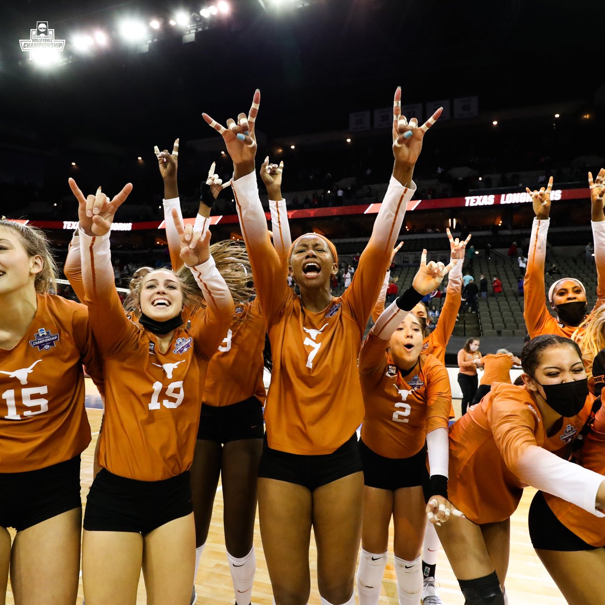 What a feeling! 🤘 #NCAAVB x @TexasVolleyball