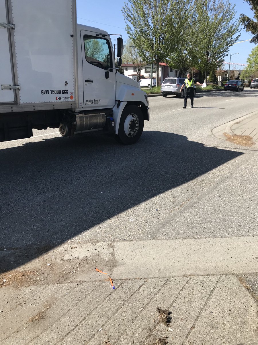 DGelmon's tweet photo. CCW volunteers catching 18 distracted drivers on east Broadway, with cst. Black ⁦@HChristie2104⁩ ⁦@VPDRecruiting⁩ ⁦@Canuckula⁩ ⁦@CstWoods⁩ ⁦@Granvillecpc1⁩ ⁦@KitsFairCPC⁩ ⁦@CstJChung274⁩ ⁦@Clean_Vancouver⁩ ⁦@DeputyChow⁩ https://t.co/CXTKwvGzGP