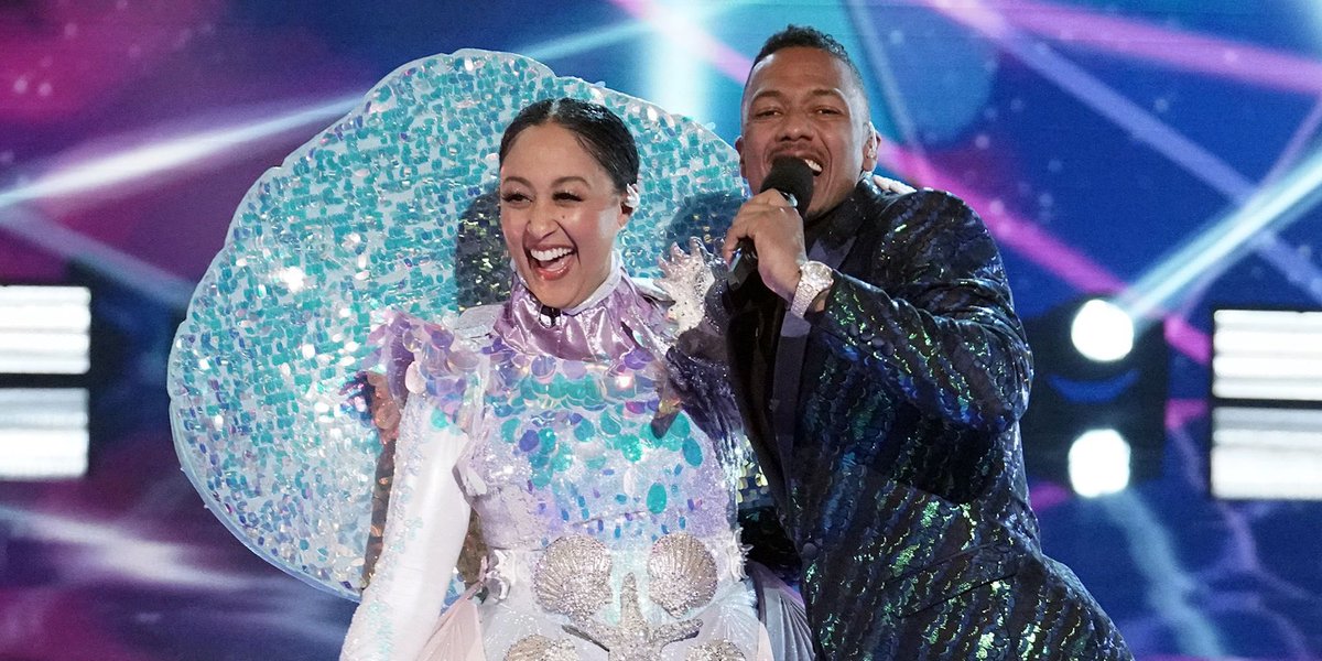 ltsTameraMowry's tweet photo. Still reminiscing about last night! @notnickcannon21, thanks so much for being a bright and sweet host. Such an honor to meet you! ๐ out! #maskedsinger #SeashellMask https://t.co/cCrr9mpRJk