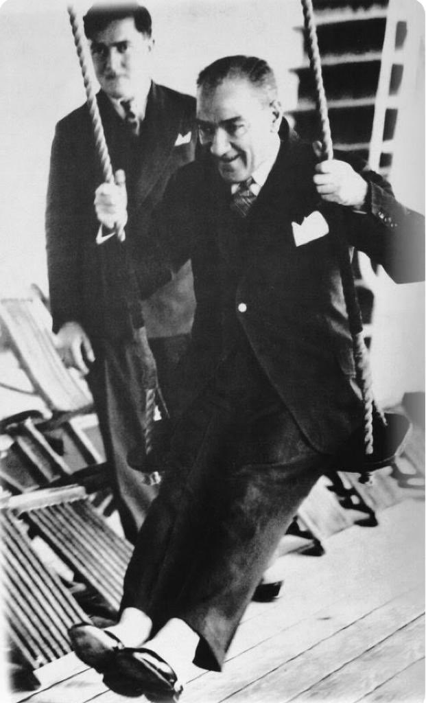 Bir çocuk yetişir, dünya değişir... Yaşasın 23 Nisan 🇹🇷