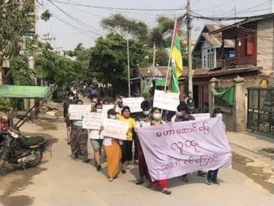 Before <a href="/ASEAN/">ASEAN</a> leaders meet to discuss  the bloody and economically devastating crisis in Myanmar since the coup, people are out on Myanmar’s streets to protest against the junta again. #WhatsHappeningInMyanmar