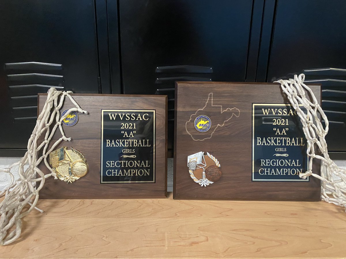 Lady Miners with the historic win 48-39! We are going dancing! <a href="/Hoops_Roundup/">Basketball Friday Night in West Virginia</a> @MetroNewsPrep @DavidandDarryl