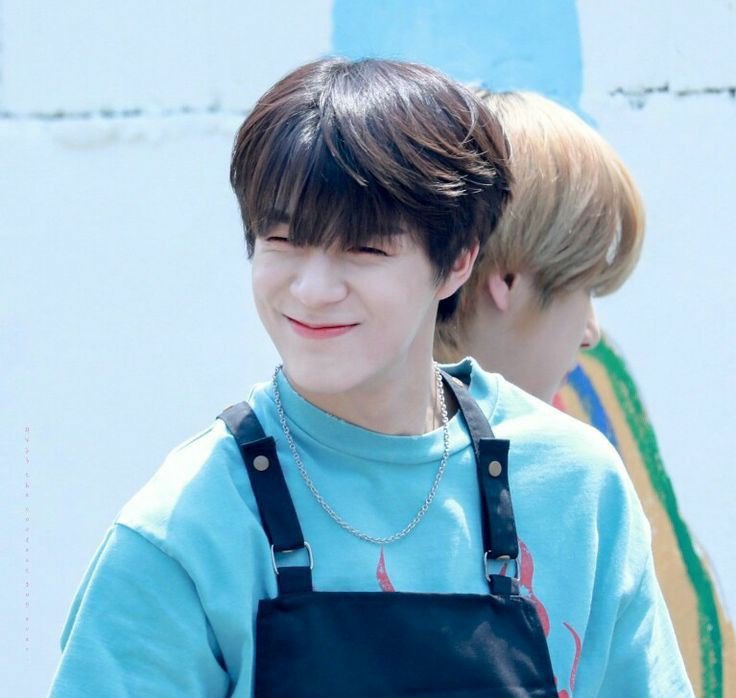 - a thread of jeno eye smiles -