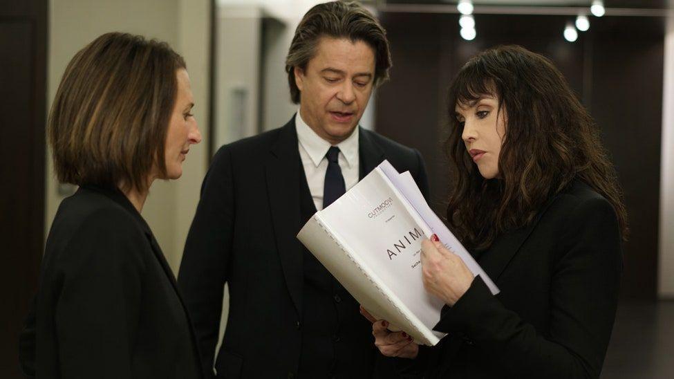 My call is. My call is. Десять процентов французский сериал. Десять процентов сериал. Изабель аджани сериал.