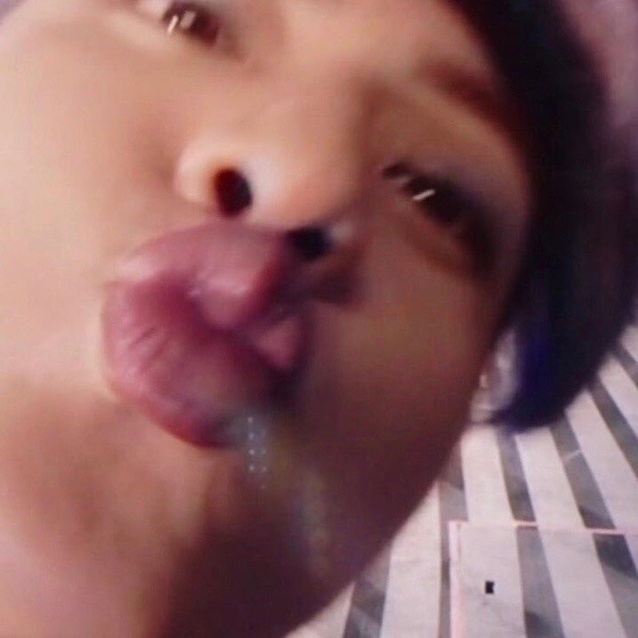 Ending this thread with seokjin kisses<33