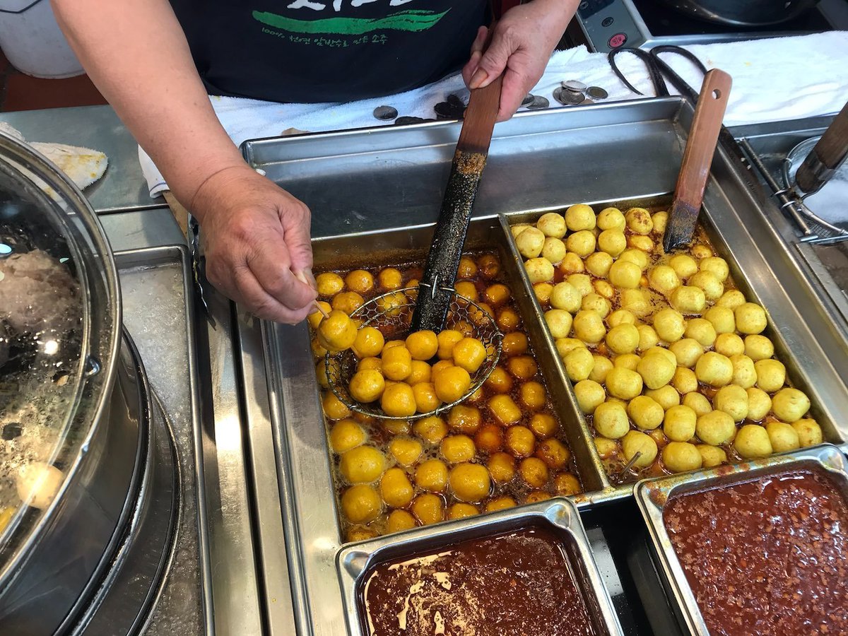 IMPACT11HK's tweet photo. Introducing our all-time favourite fish balls and siu mai 🤤 Once the takeaway appeared in our print lab, you could hardly find anyone remaining in the office...... https://t.co/kbnSZM5G2c