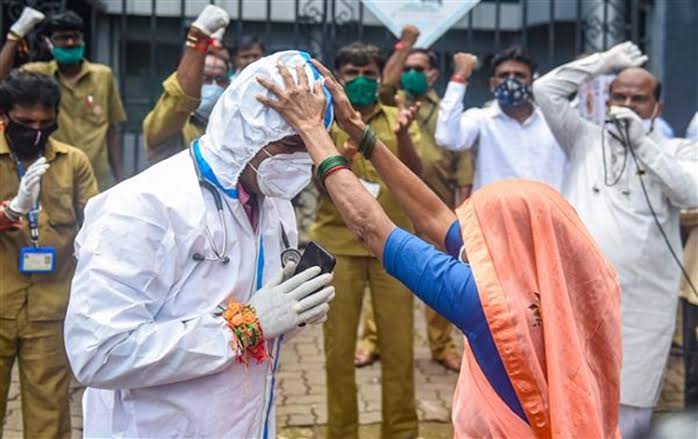 mishra_ajay22's tweet photo. #देश के लिए प्रेरणा स्रोत बने गद्दार नहीं मास्क जरूर पहने। 
🙏💖🇮🇳💖🙏
#cornoa  #fightsagainstcornoan 
#SaveTheWorld 
@Vinodku17712346 @utkarshp7470 @AnandJa14335704 @Nikhilp19521489 @kmrvivek14 https://t.co/S9O3nYQAbo