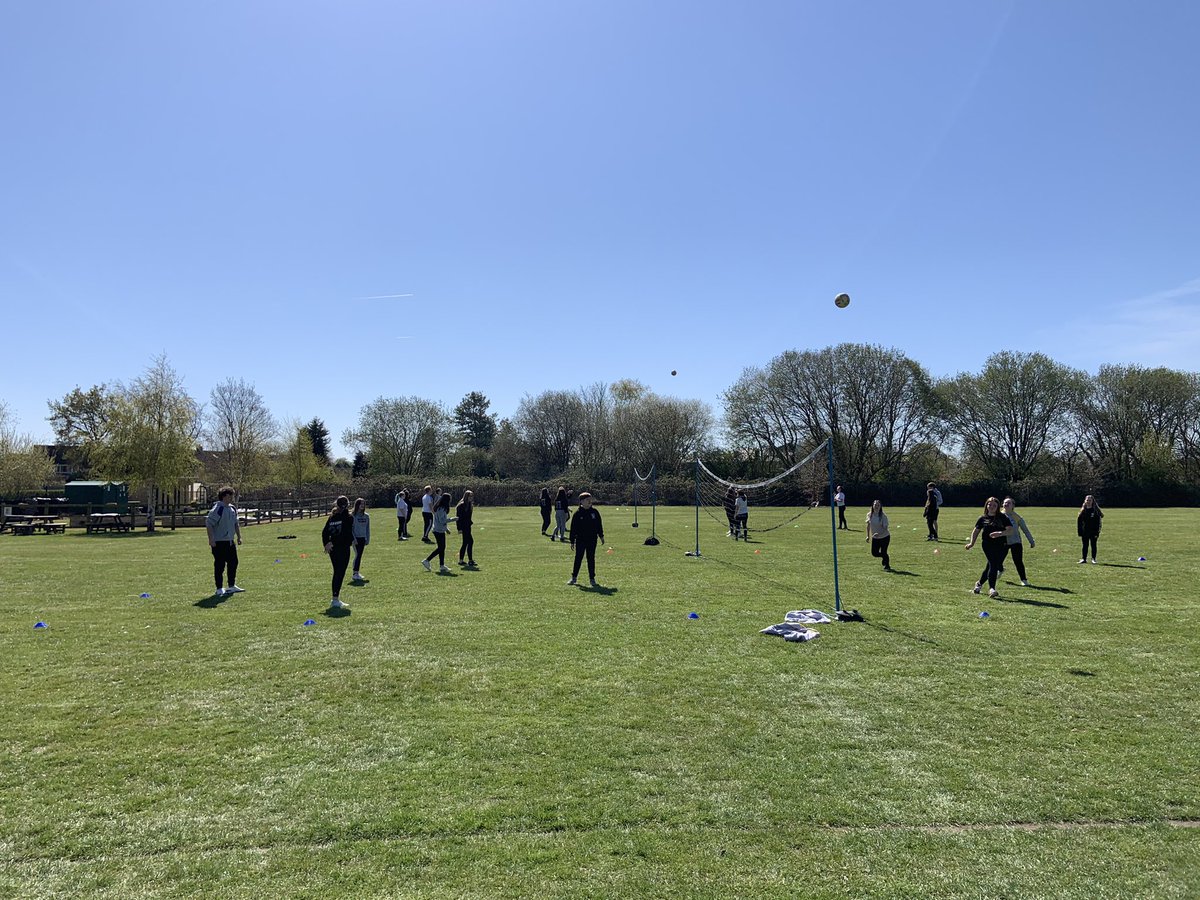 SelbyHighPE's tweet photo. Great to have Year 11 outside playing volleyball and enjoying the sunshine #games #breakfromexams #volleyball #timeout https://t.co/Ouf4UlL5c7