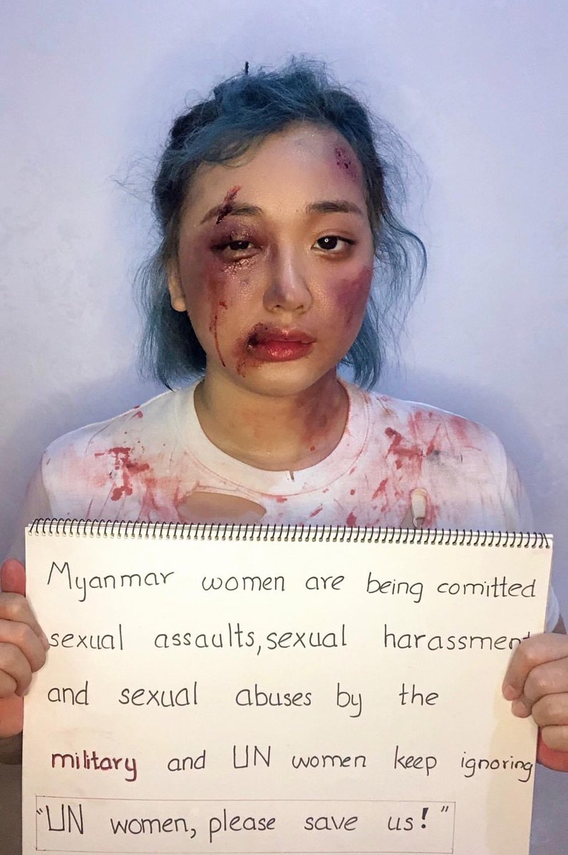 zaw_athens's tweet image. Myanmar women put on make-up and staged strike as many women are being assaulted physically, mentally and also reportedly sexual harassment by junta’s forces. They called on UN women to take action. 

#WhatsHappeningInMyanmar