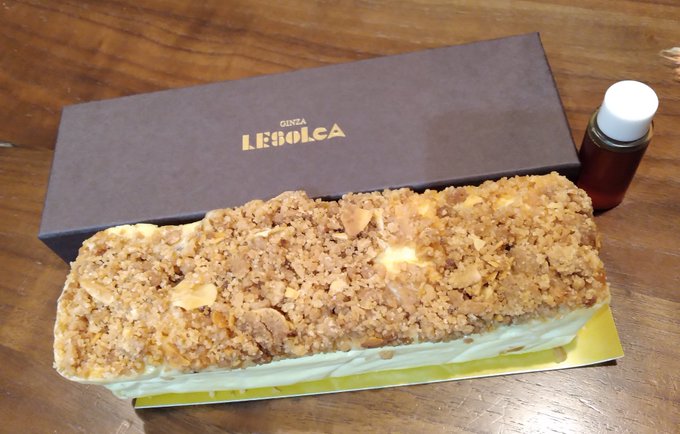 銀座 Lesolca レゾルカ 数量限定のはちみつをかけて食べる贅沢チーズケーキとは Sweetsvillage スイーツビレッジ