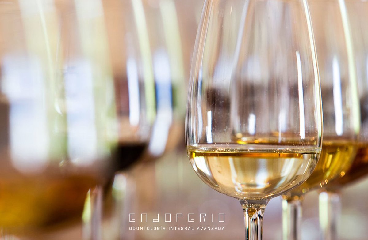 cendoperio's tweet image. Como jerezanos de adopción y corazón nos gusta saborear lo mejor de esta tierra, y una de ellas, sello de identidad, es el vino de jerez 🍷.

Miguel y Ana  regentan Licores Corredera que alberga hasta 2.500 referencias entre jereces, brandies y bebidas espirituosas Copa de vino.