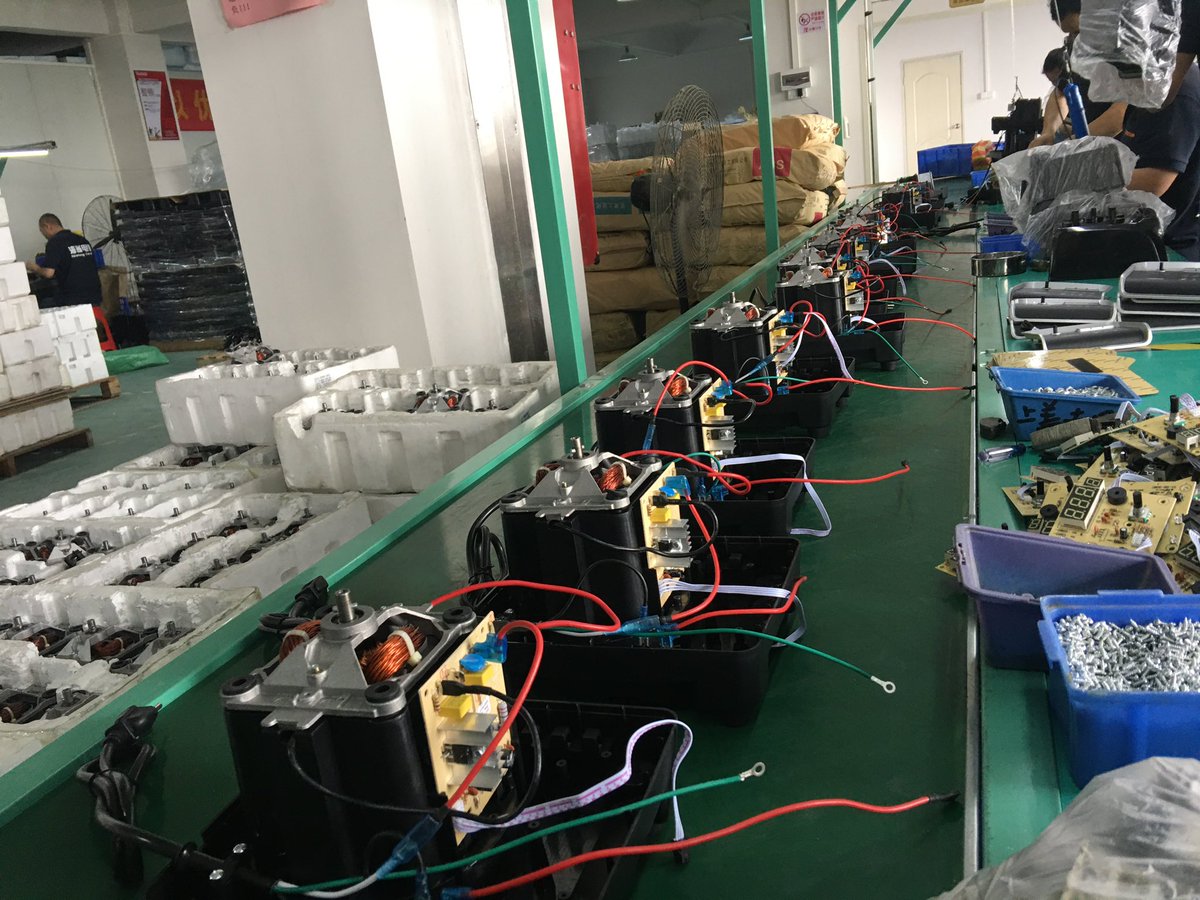 gematappliance's tweet image. Work Work Working on your blenders!🦾

#blendermanufacturer #OEM #MultifunctionalBlender #Juicer #Business #Shake #milktea #food #healthydiet #recipes #affordableblender #heavyduty #drinks #qualityproducts #affodable #appliances #homeessentials