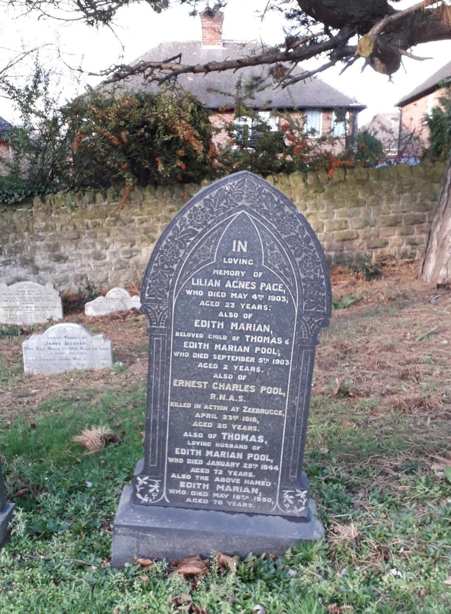InscriptionsWw1's tweet photo. #RememberedHere
Ernest Charles Pool
Killed in action 23 April 1918 #Zeebrugge #HMSIris
Aged 20
#RoyalNavyAirService
#BasfordCemetery #Nottingham
#WW1 #LestWeForget
Online records via https://t.co/nFWSujgGRl https://t.co/ELYloKNaBN