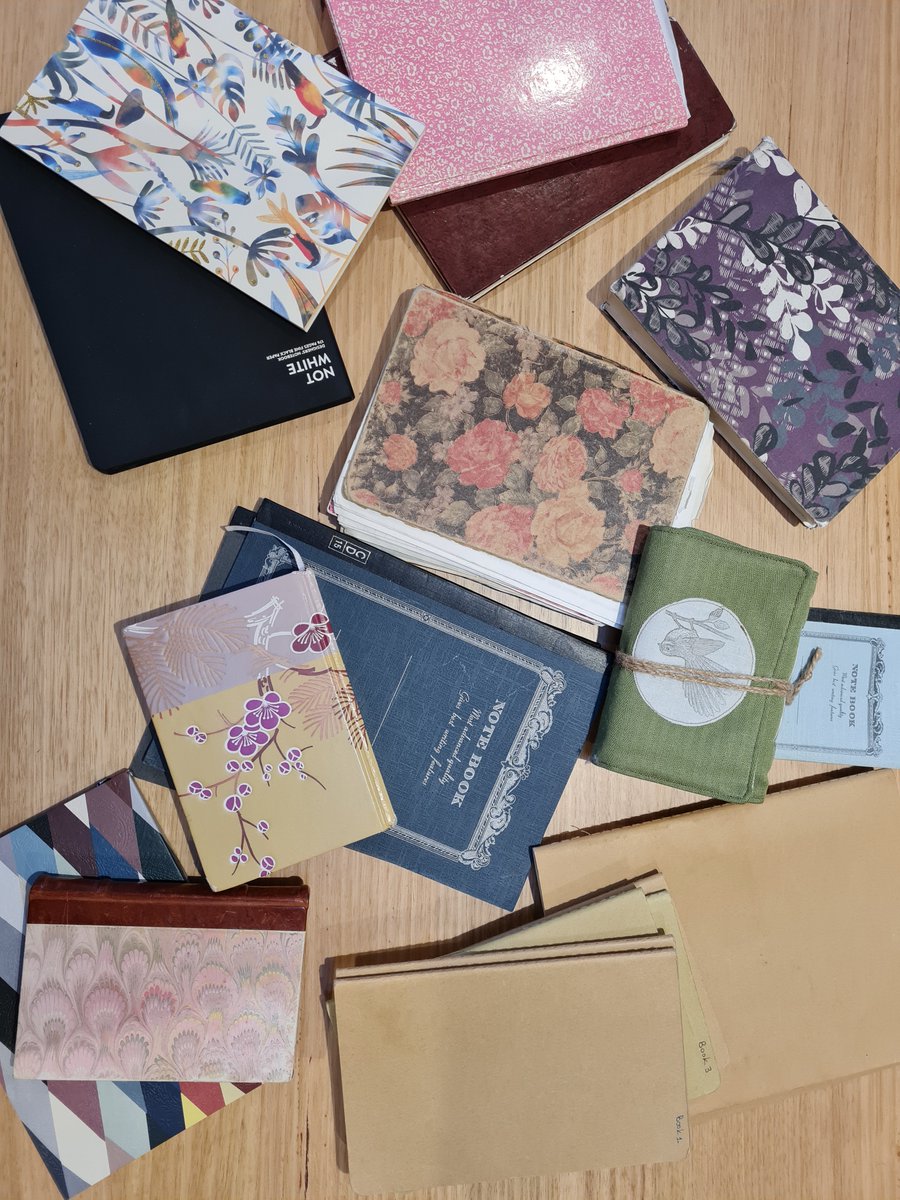 Okay, so this is a little thread on notebooks that I like. Especially for you  @katrinafee. I love notebooks. Here is a photo of a selection I have collected and used over the years.