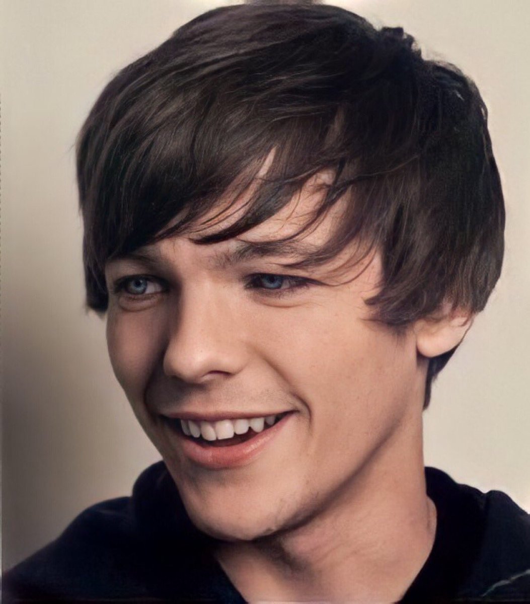pretty-fruity-fetus louis.I vote  #Louies for  #BestFanArmy at the  #iHeartAwards