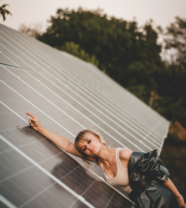 Important that #PVModules are installed the right way up
( especially important for installations in the Southern Hemisphere - to prevent wastage as #GreenElectrons pool at the bottom of the panels )
