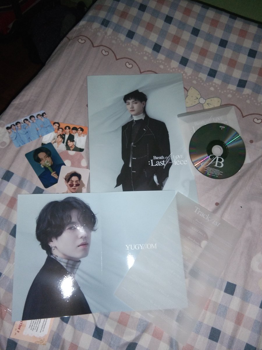 kimmychie021's tweet photo. Sabi nga nila 'better late than never'
Waaaaaaah my love, welcome home πππ @JAYBDEF___ panis talaga magazine sa size nitong photobook hahahahaha.
Thank you @SpringDayPH_ ππ https://t.co/8fJJTbdic1