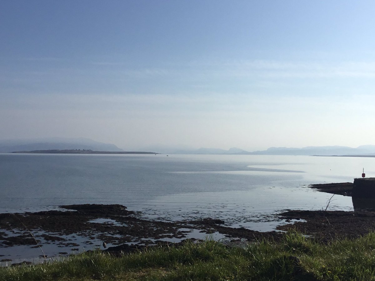 Checking in with my team in #Broadford on #Skye this morning ahead of easing of Covid restrictions next week. 
What Inspirational view this is for me, taken from the stores car park #summervibes #stunninglocation, one lucky AM to work in such locations with such great people!
