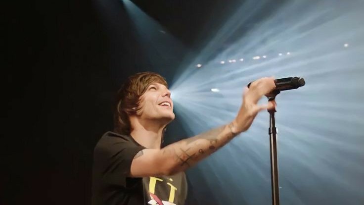 louis the light source.I vote  #Louies for  #BestFanArmy at the  #iHeartAwards