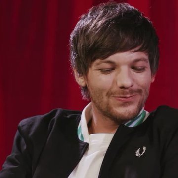this louis smile :>I vote  #Louies for  #BestFanArmy at the  #iHeartAwards
