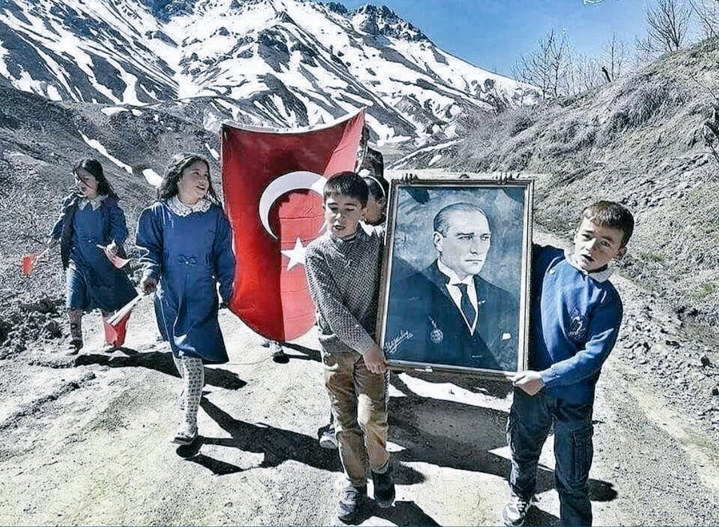 BumerangKutu's tweet photo. 23 Nisan Ulusal Egemenlik ve Çocuk Bayramımız Kutlu Olsun
. https://t.co/AZagV39ArE