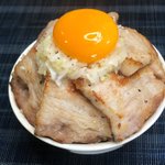 がっつりお肉を食べたいときに!豚バラのネギ塩丼のレシピ!