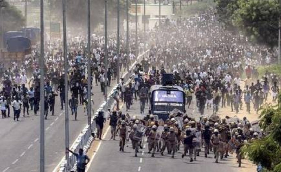 Vedanta subsidiary Sterlite Copper was known for repeated violations of environmental regulations over several years. Mass protests against its expansion were met with state repression: 13 protesters were shot dead by police snipers.Their families are awaiting justice. 3/n