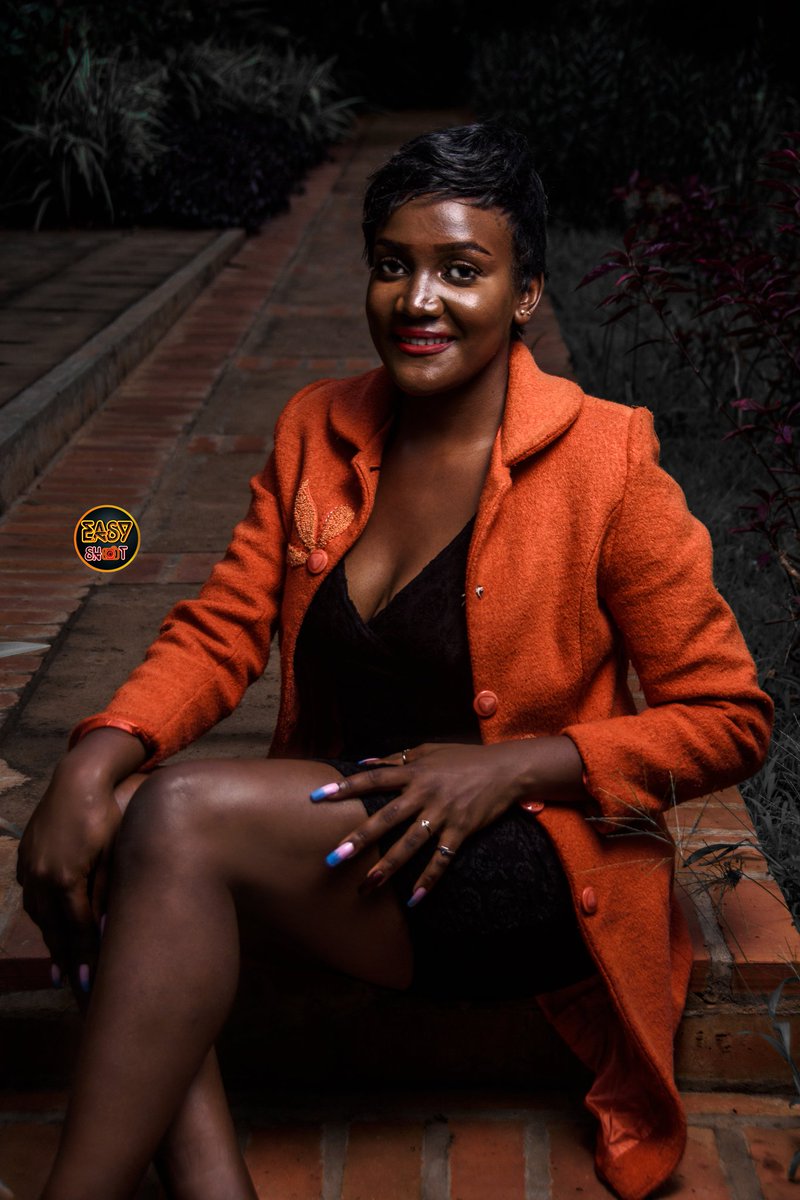 itesotdude's tweet photo. In need of photoshoots and any other videography related solutions 😌look no more hot kid on block . Dm @directareasy  or contact +256781630321 at very affordable prices. Anyone around muk,mubs,kyu and iuiu.
Retweet my hustle🙏 #Easyshot https://t.co/AtM1b9F8mq
