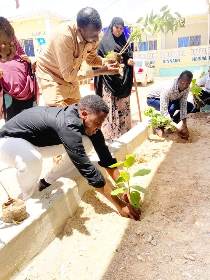 ND4NPC's tweet photo. As part of the #NewDealforNature &amp; people coalition led by African Network Youth Leadership for Peace &amp; Sustainable Development, somali Greenpeace Association, leading the national chapter in somalia, has planted 34 #trees during the #EarthDay2021 
#NewDealForNature 
#4Nature4Us https://t.co/wiDhFbcqKo